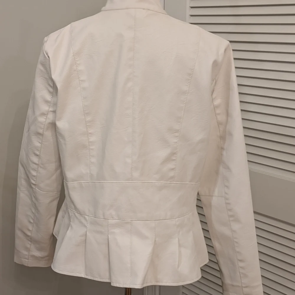 Baccini White Faux Leather Women's Blazer Zip Up New Size L
